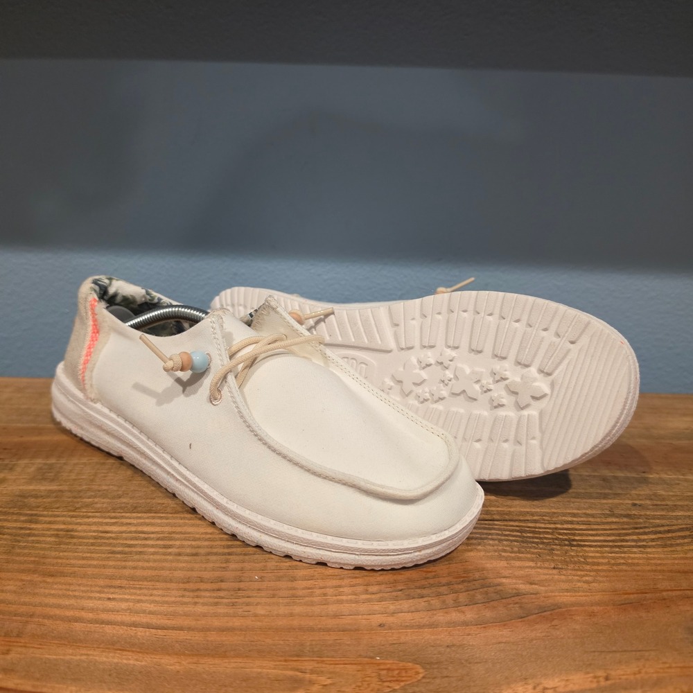 Hey Dude Womens Wendy Fringe Loafers White Canvas Beaded Slip On Shoes Size 8